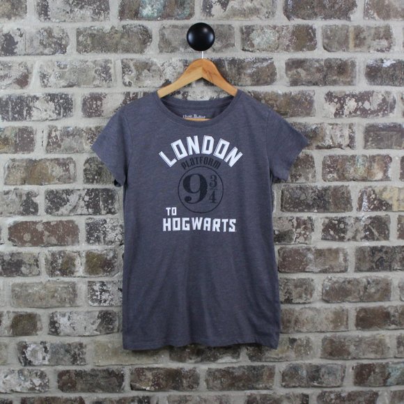 Harry Potter Platform 9 3/4 Dark Gray Shortsleeve T-shirt Youth Girls XL 14-16 - Picture 1 of 3